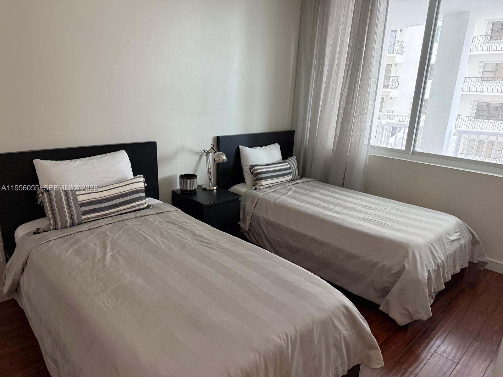 THE CARRIAGE HOUSE CONDO - Residential