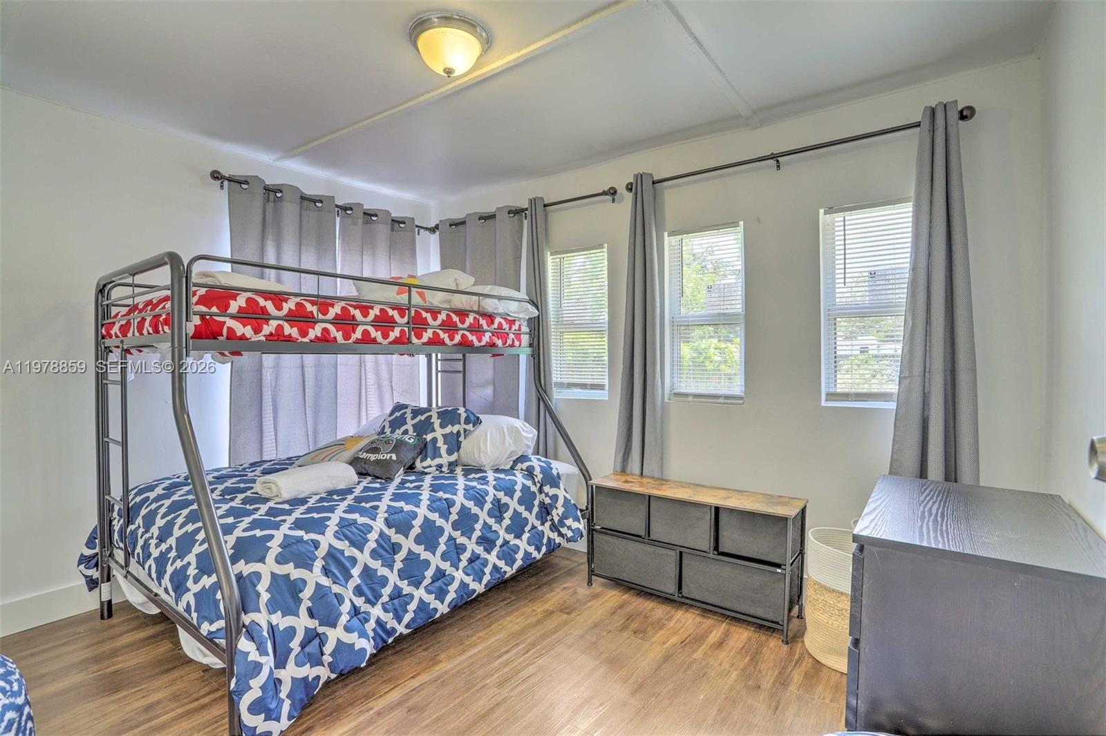 17 AVE MANOR - Residential Lease