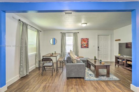 1920 NW 47th St Miami FL 33142