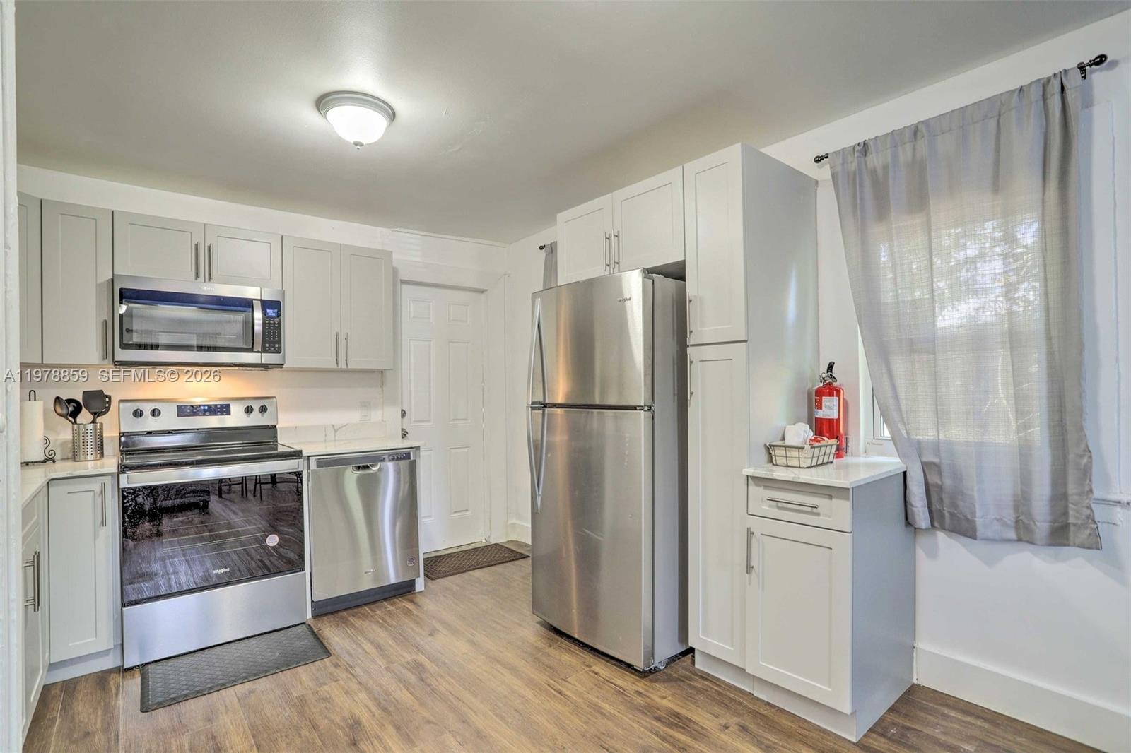 17 AVE MANOR - Residential Lease