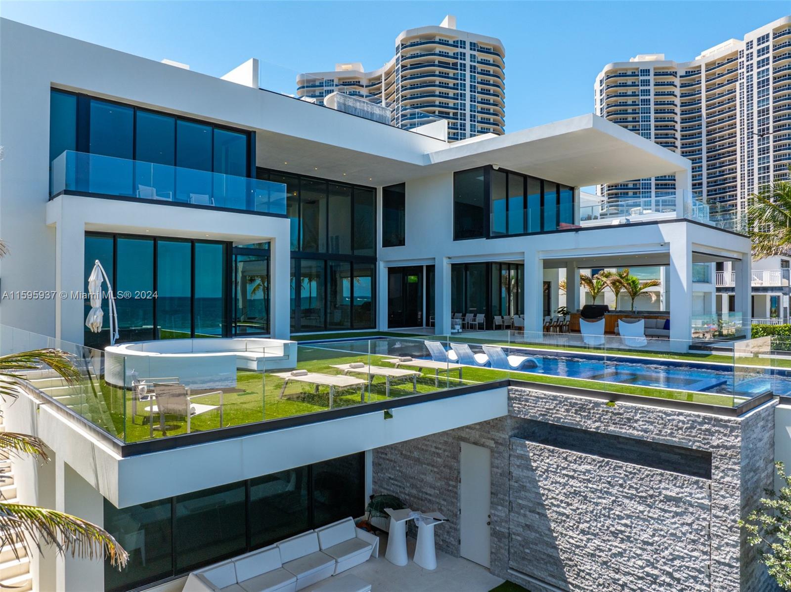 LAUDERDALE BEACH - Residential