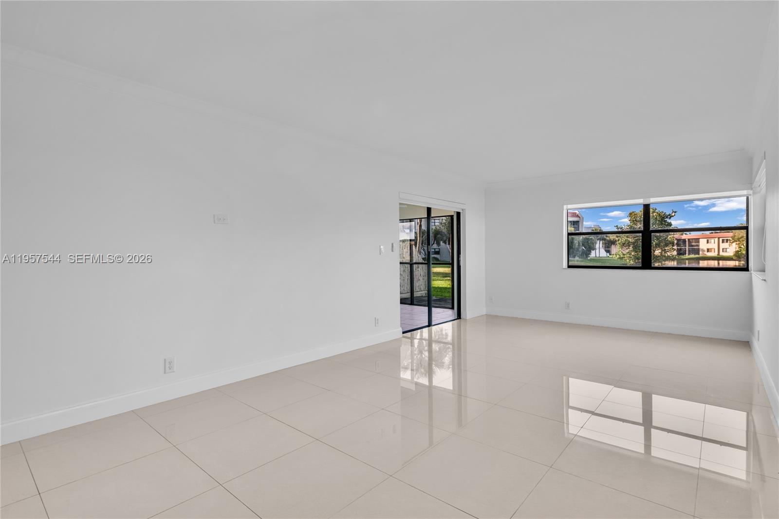 BUILDING EIGHT OF RACQUET - Residential Lease