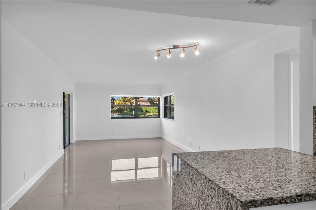 Photo of 220 Lakeview Dr #113, Weston, FL 33326 (MLS # A11957544)