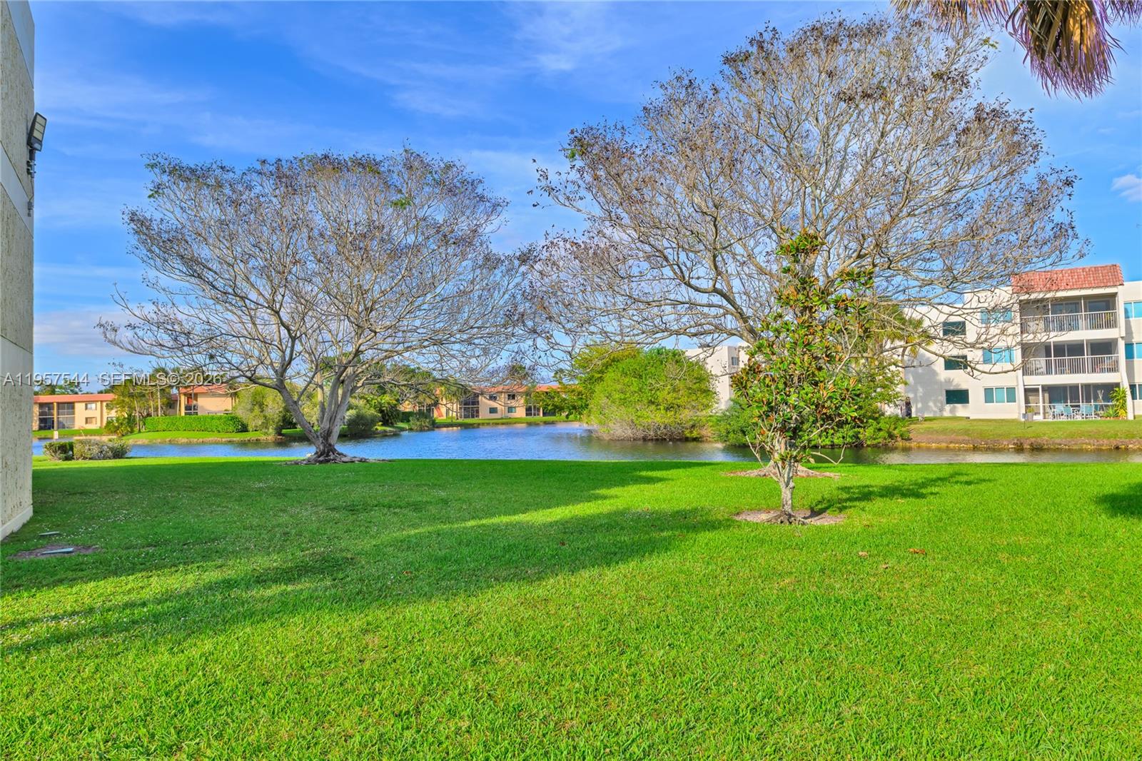 BUILDING EIGHT OF RACQUET - Residential Lease