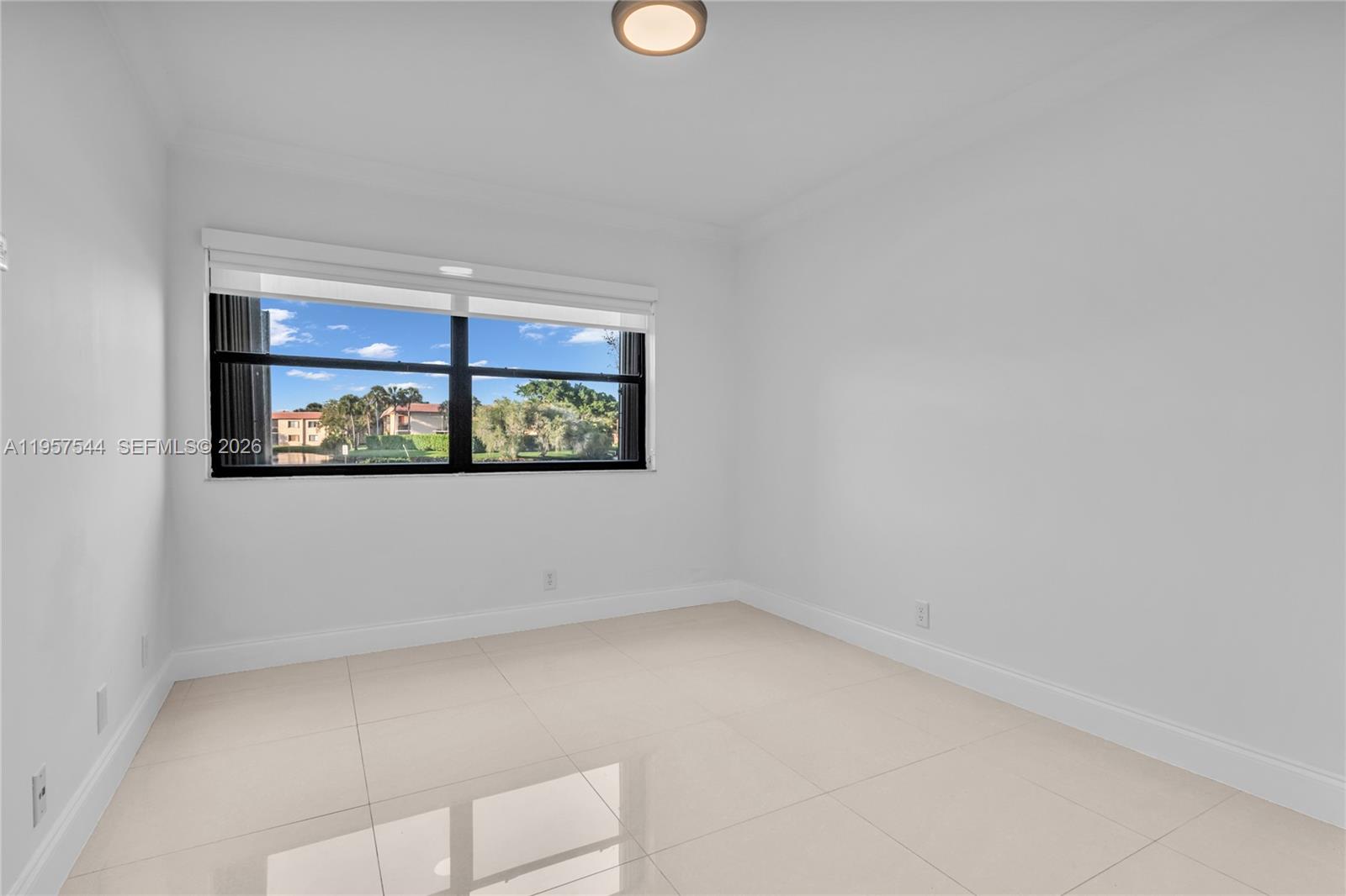 BUILDING EIGHT OF RACQUET - Residential Lease