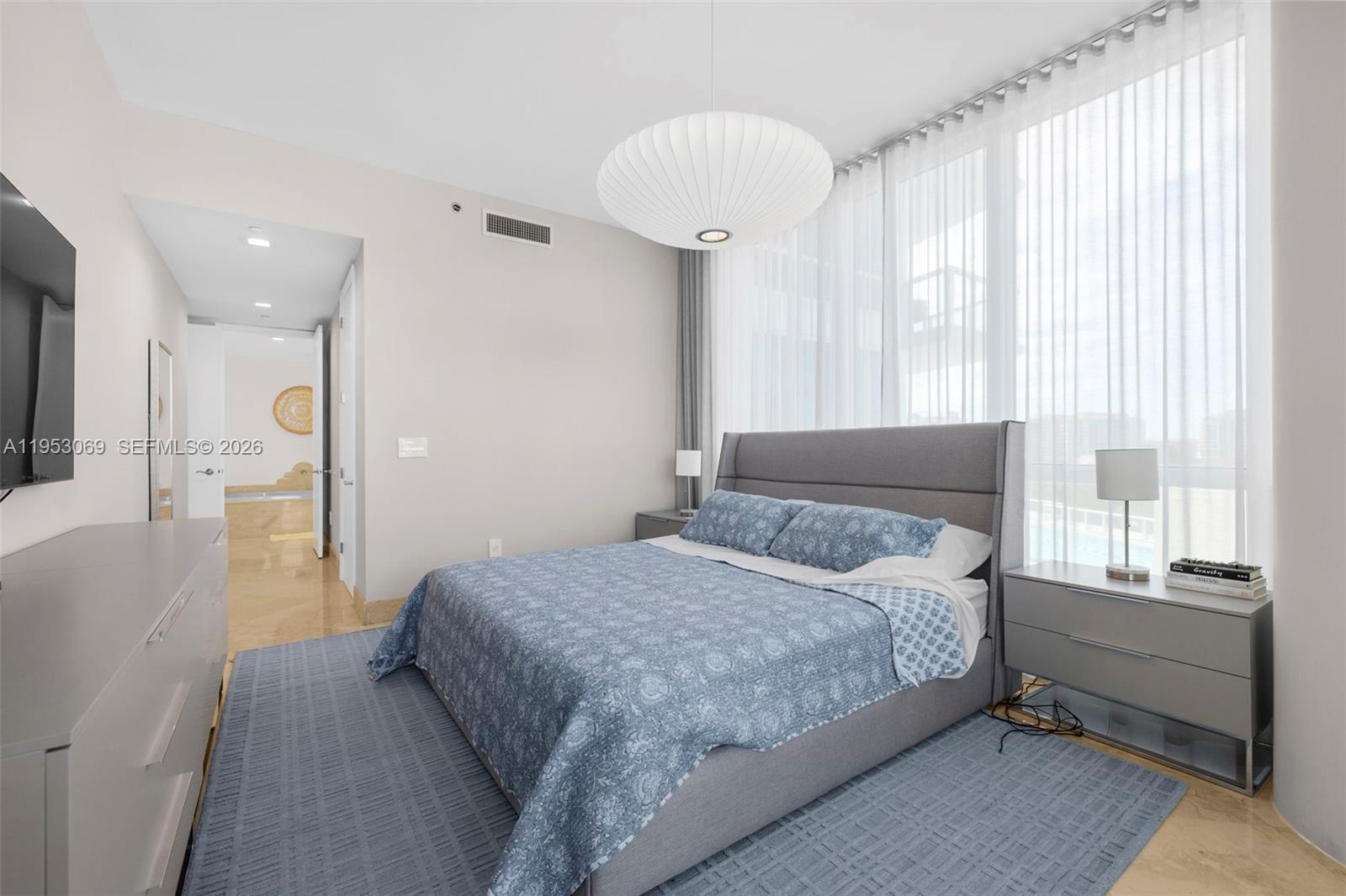 CONTINUUM ON SOUTH BEACH - Residential