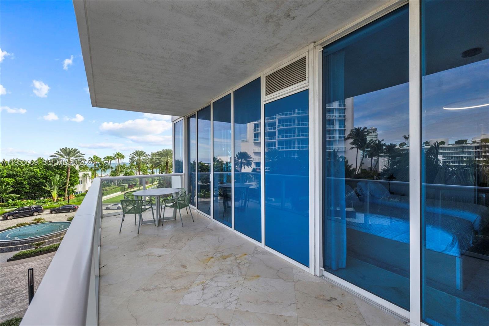 CONTINUUM ON SOUTH BEACH - Residential