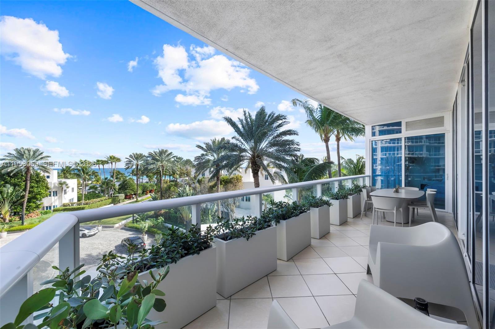 CONTINUUM ON SOUTH BEACH - Residential