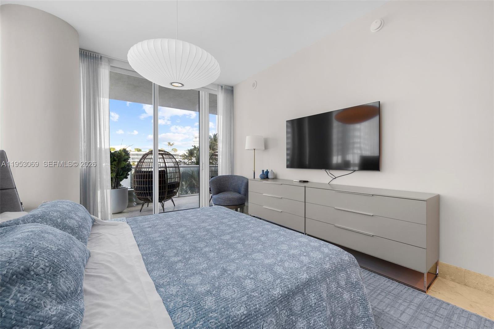 CONTINUUM ON SOUTH BEACH - Residential