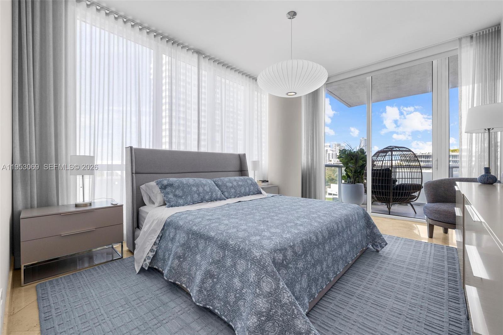 CONTINUUM ON SOUTH BEACH - Residential