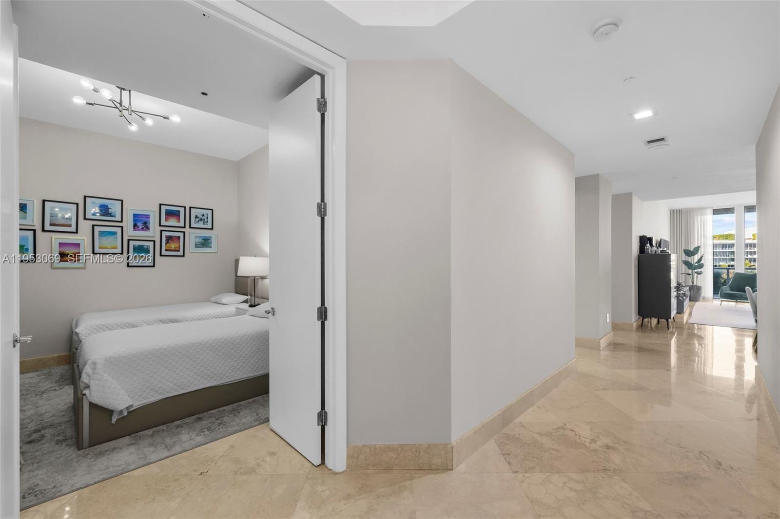 CONTINUUM ON SOUTH BEACH - Residential