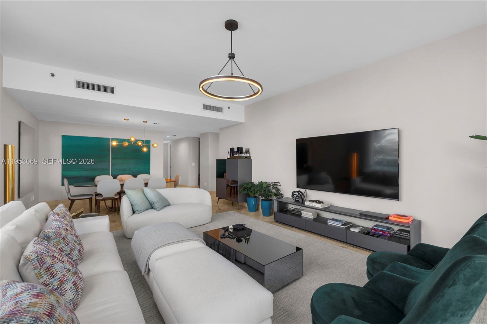 CONTINUUM ON SOUTH BEACH - Residential