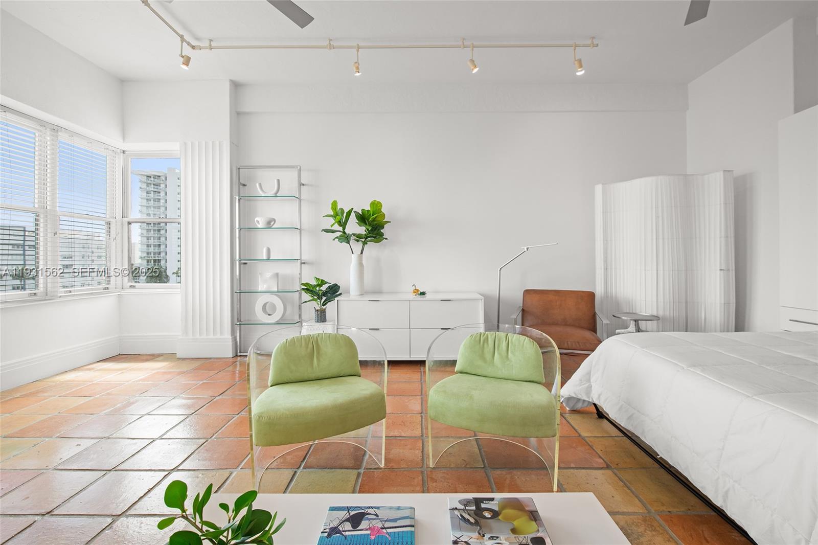 2421 Lake Pancoast Dr 5C