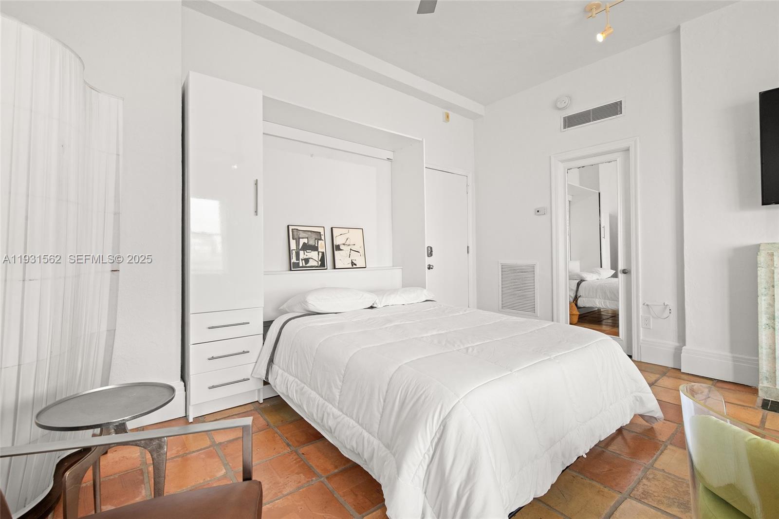 HELEN MAR CONDO - Residential