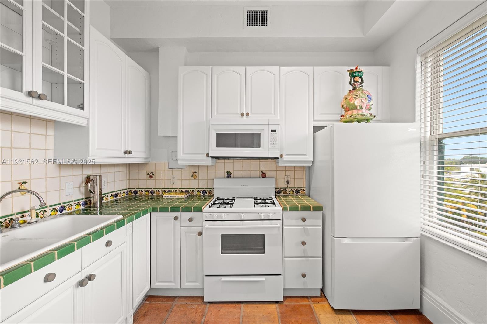 HELEN MAR CONDO - Residential