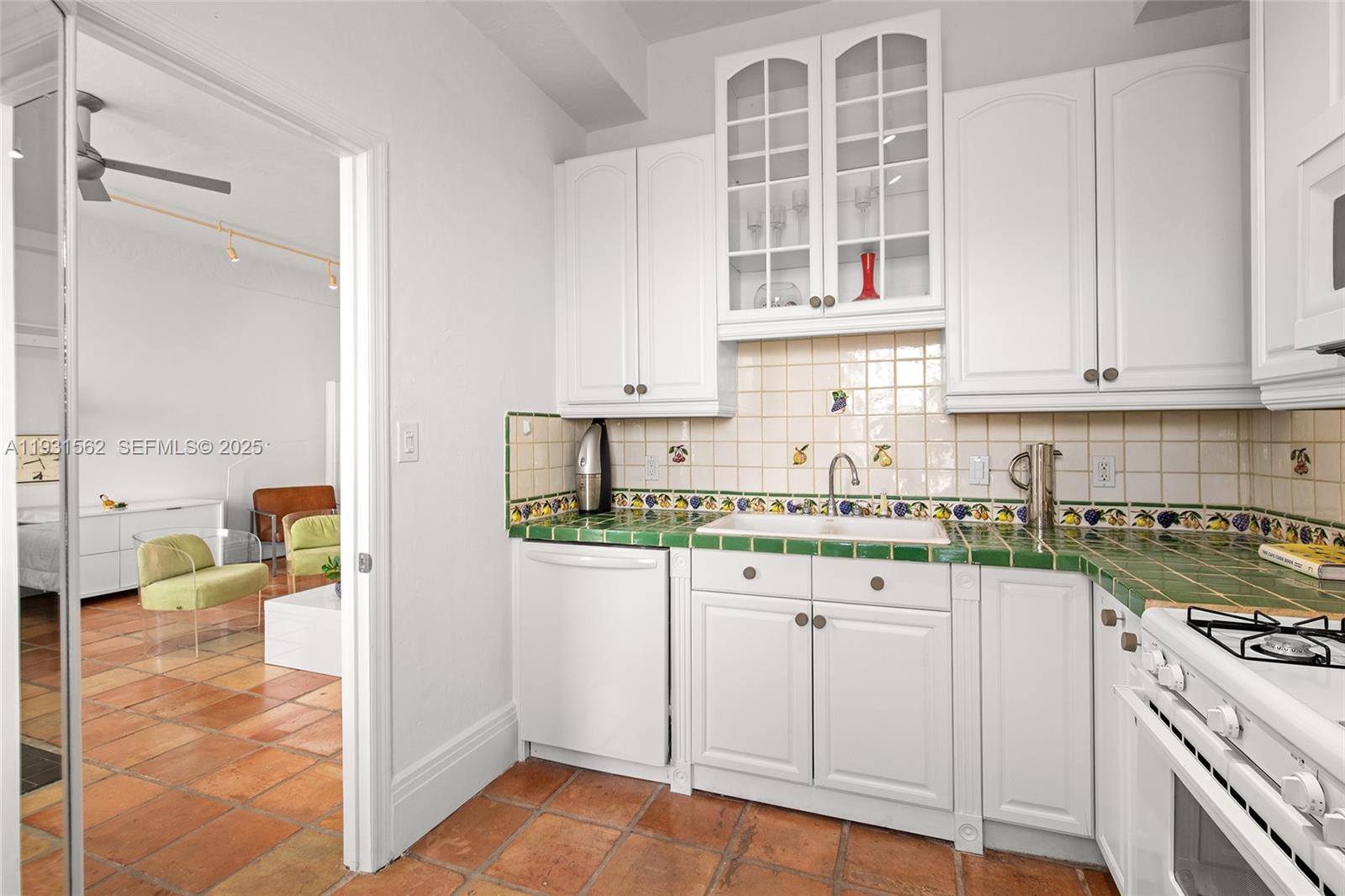 HELEN MAR CONDO - Residential