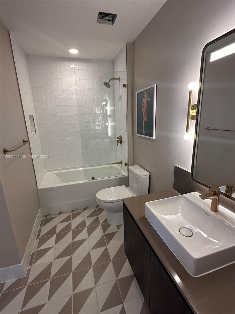 Gale Miami - Residential Lease