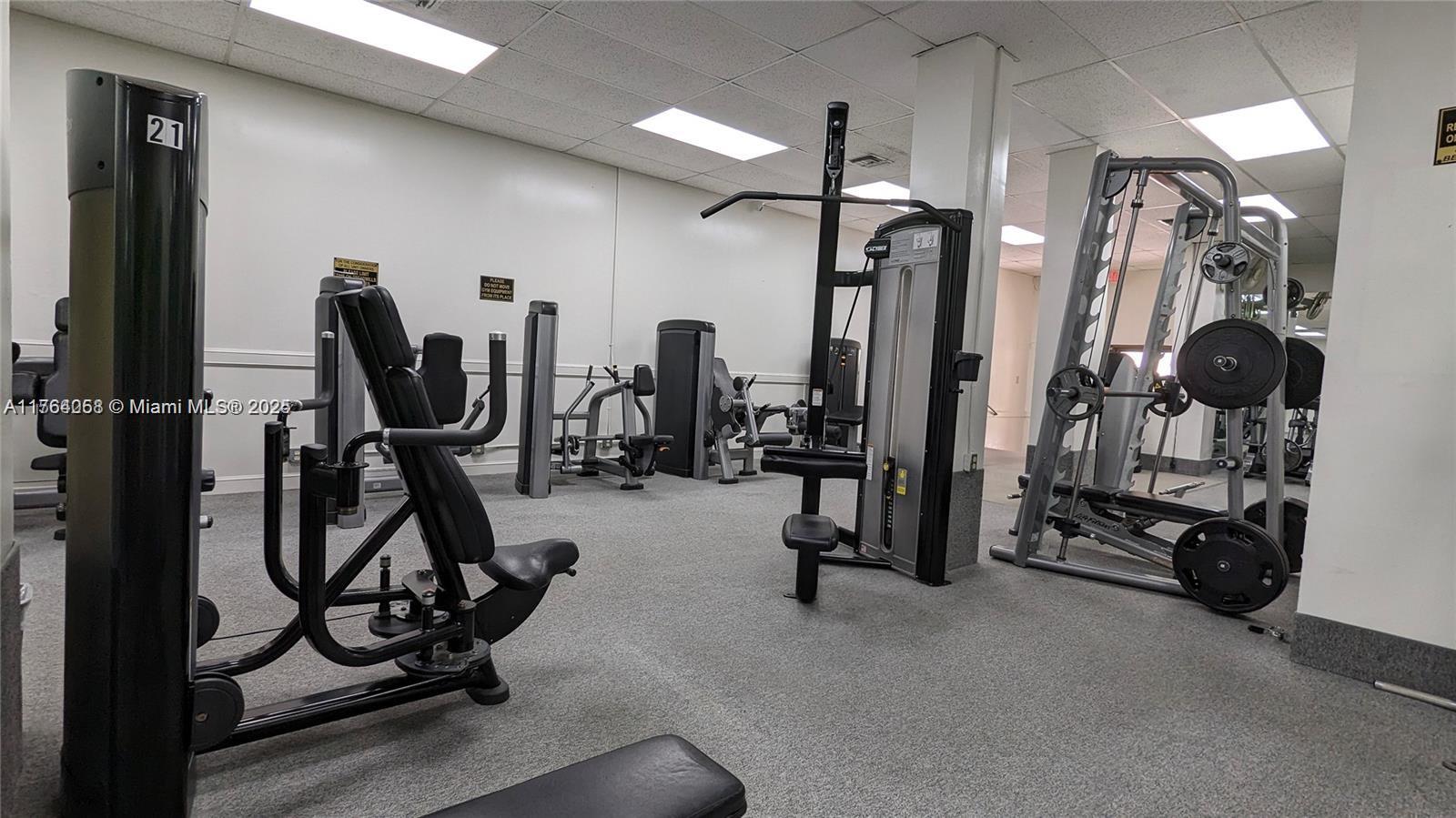 HALLMARK OF HOLLYWOOD CON - Residential