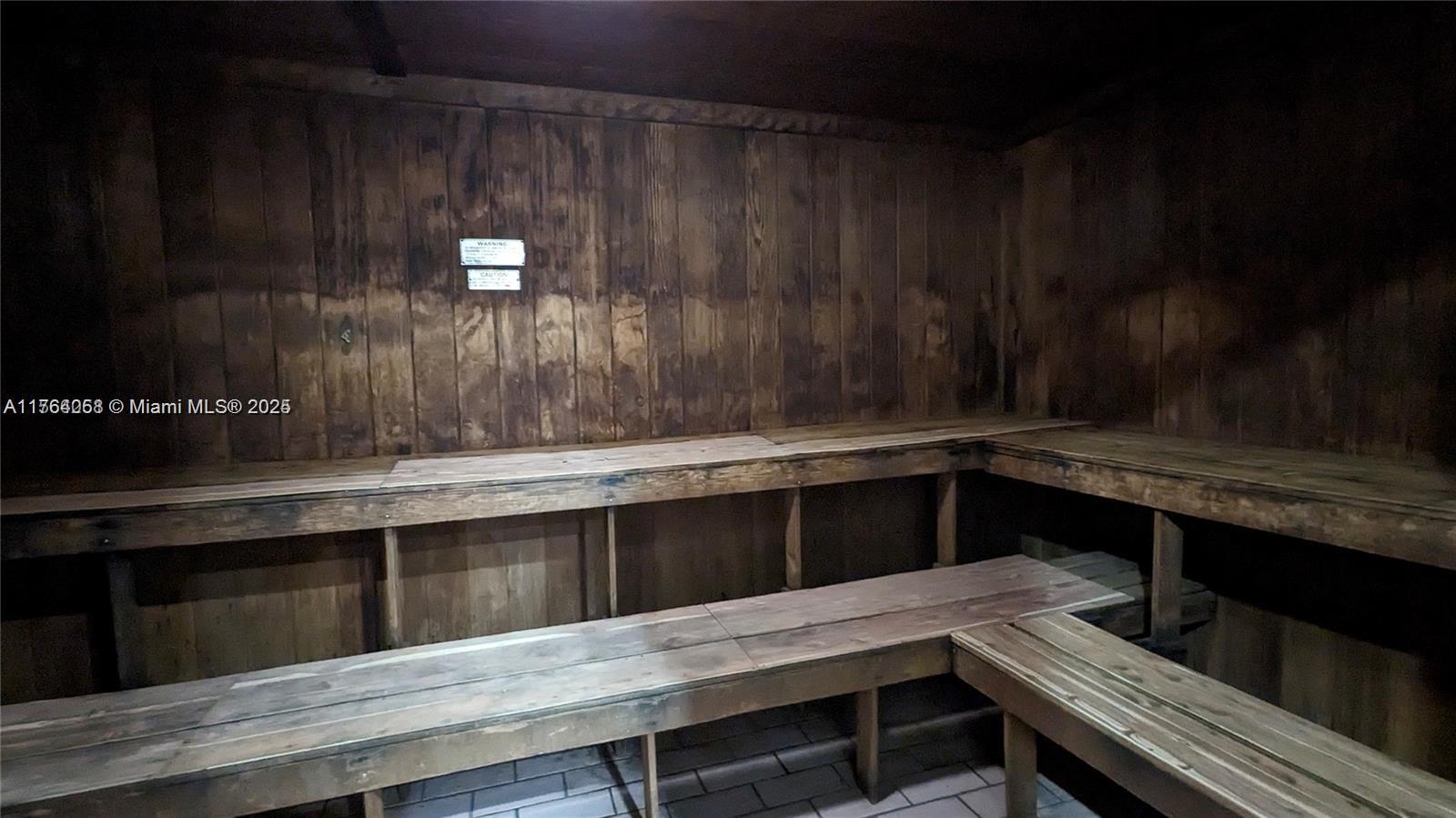 HALLMARK OF HOLLYWOOD CON - Residential