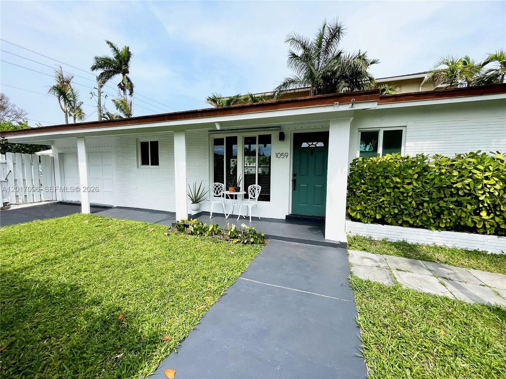Photo of 1059 Washington St, Hollywood, FL 33019 (MLS # A12017096)
