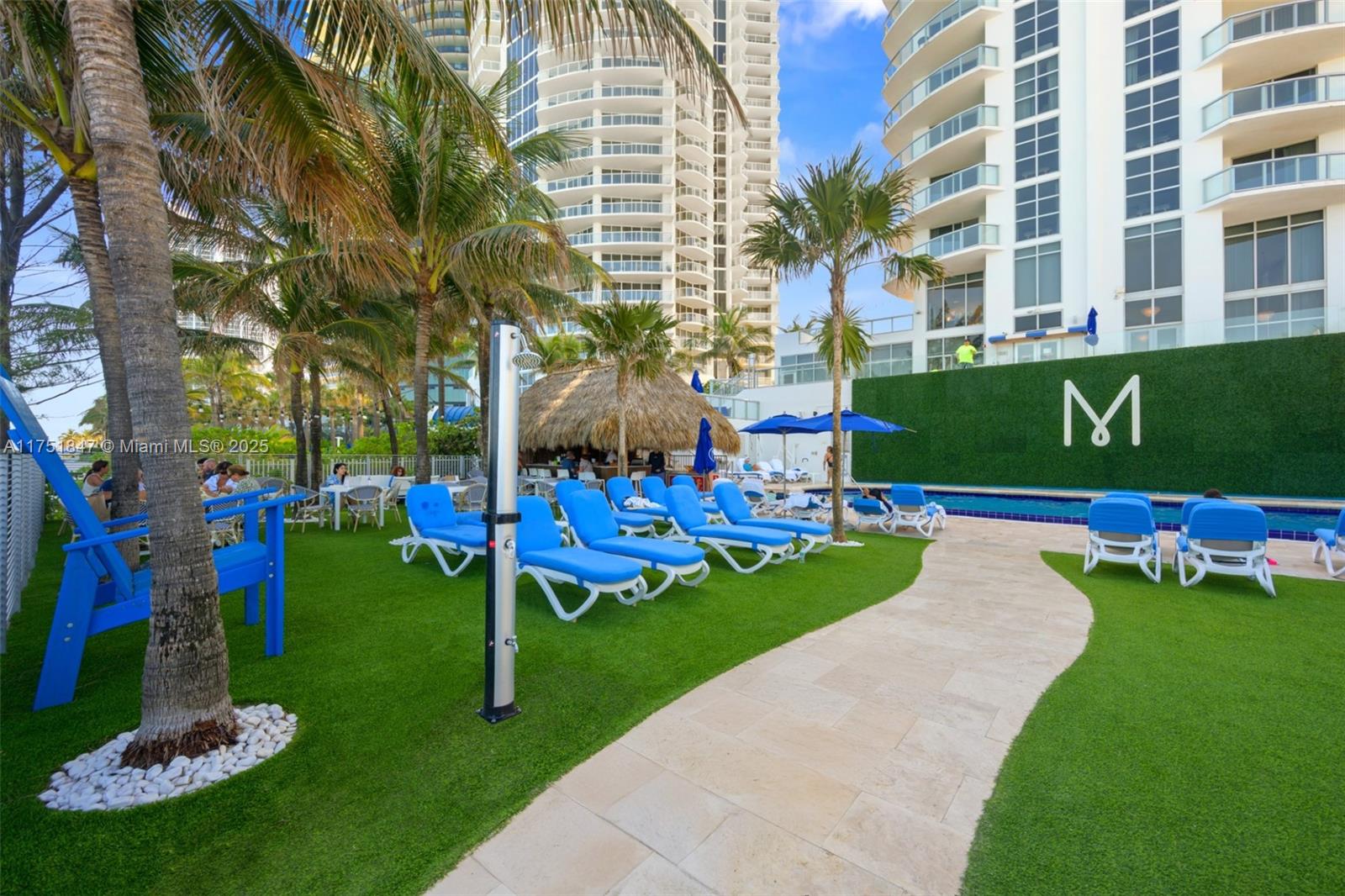 M RESORT RESIDENCES CONDO - Residential