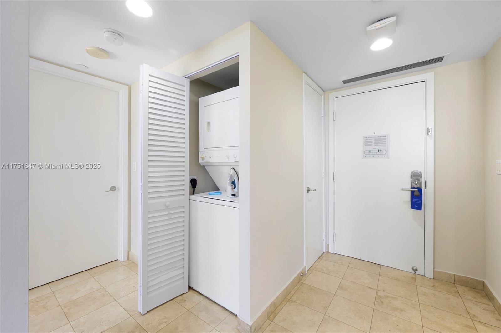 M RESORT RESIDENCES CONDO - Residential