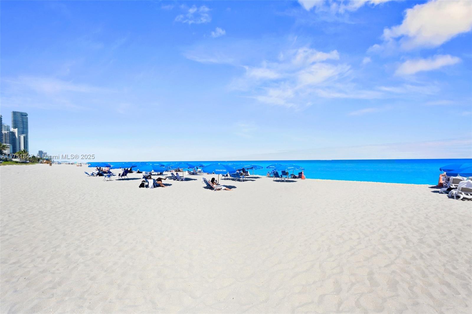 M RESORT RESIDENCES CONDO - Residential