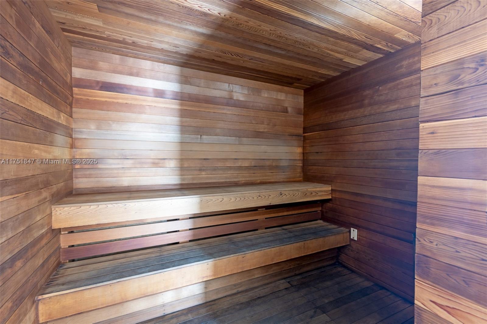 M RESORT RESIDENCES CONDO - Residential