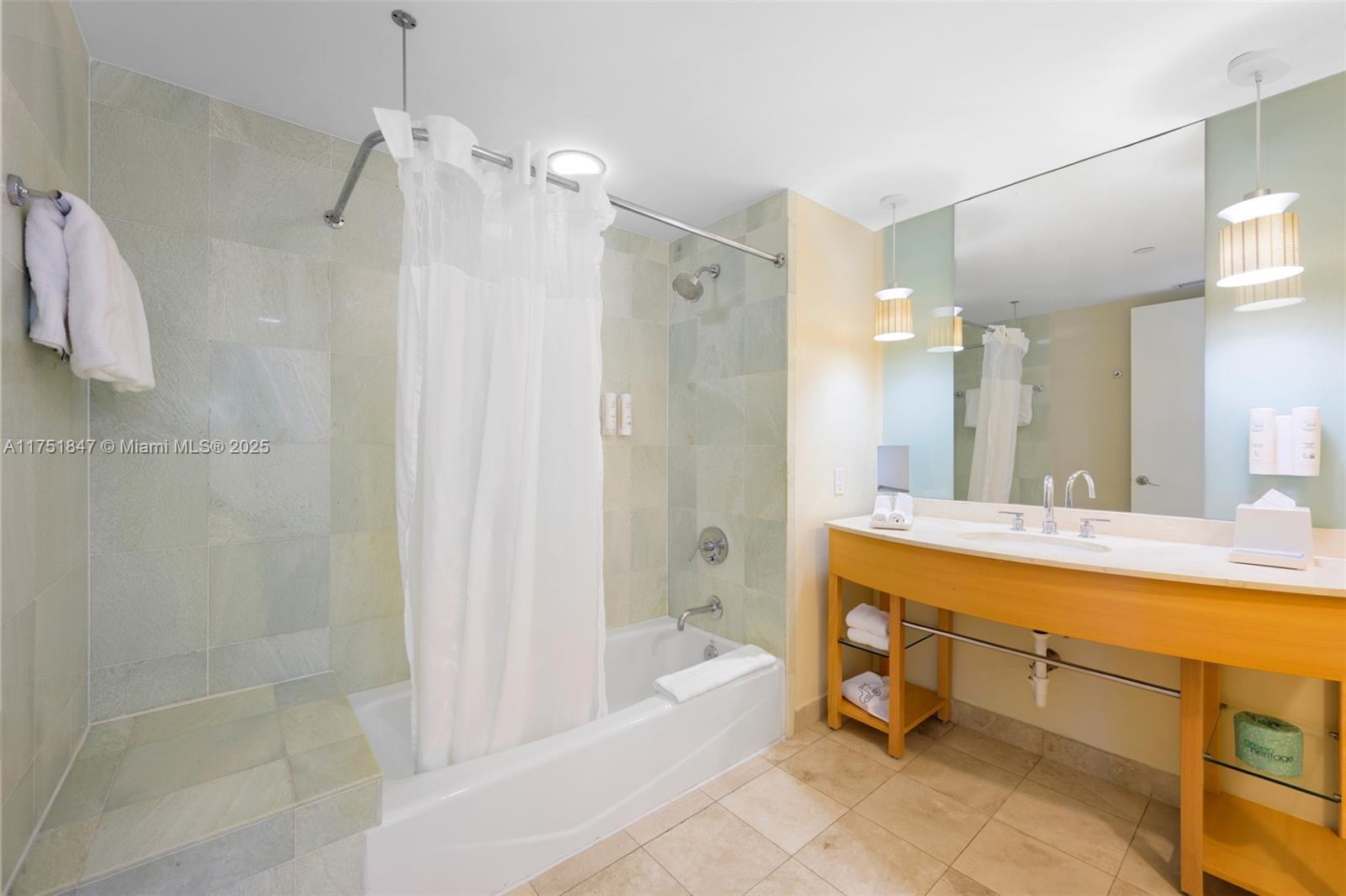 M RESORT RESIDENCES CONDO - Residential