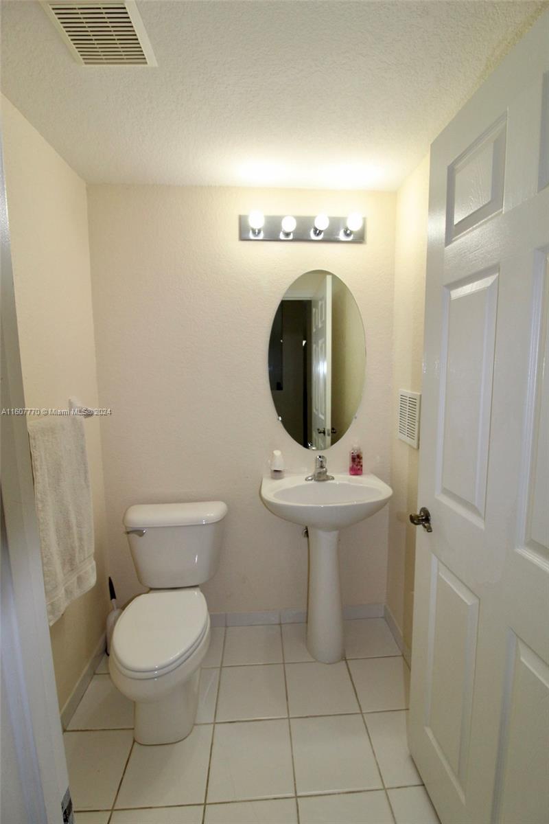 TOWNGATE NORTH - Residential Lease