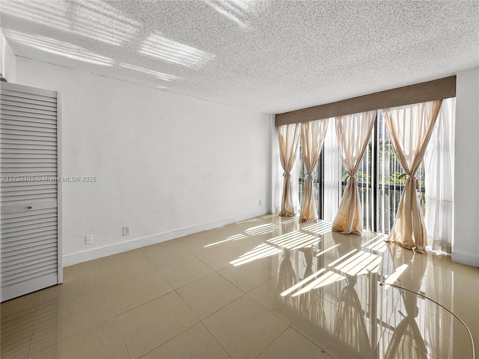 PLAZA OF AMERICAS CONDO P - Residential