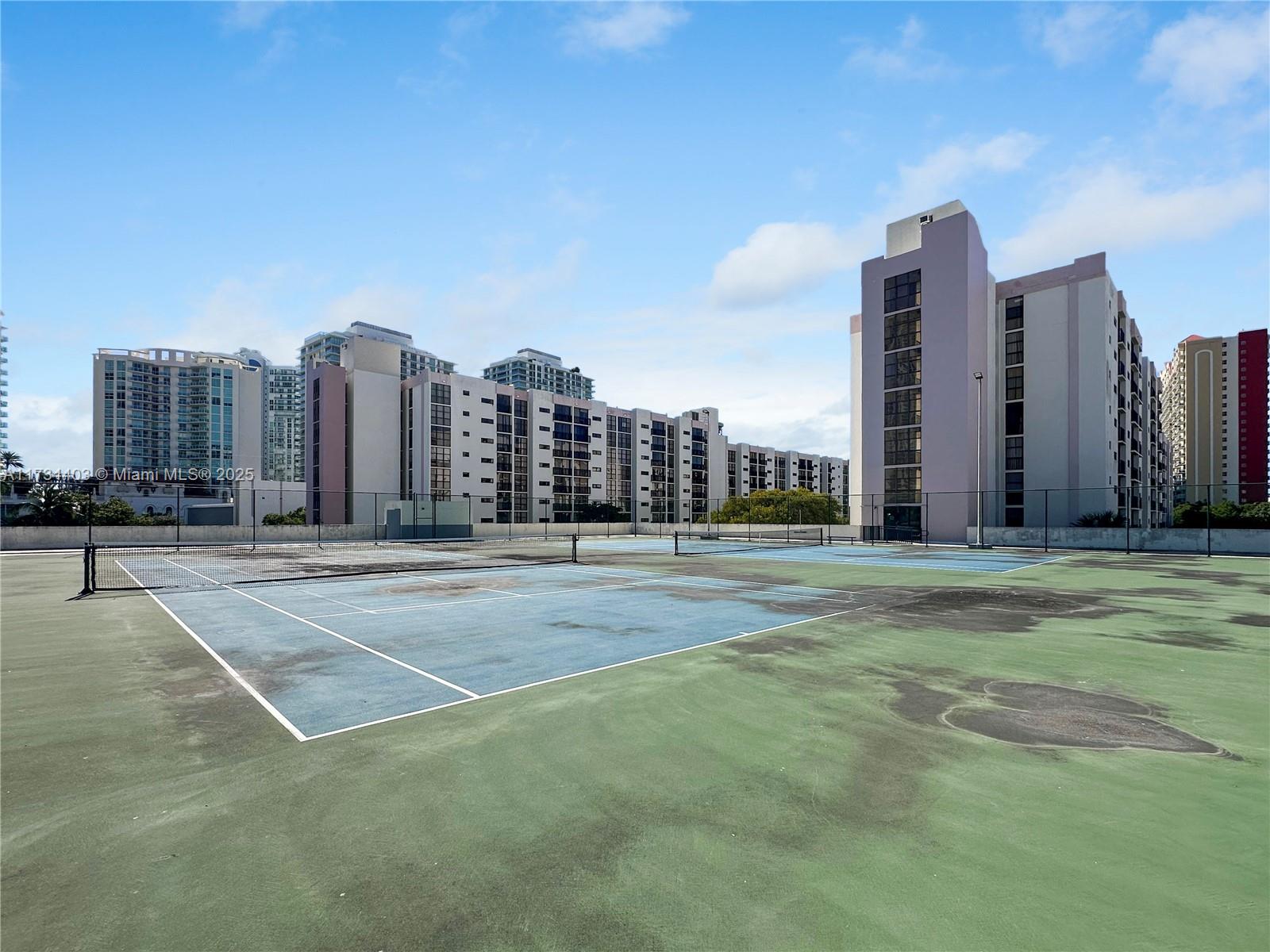 PLAZA OF AMERICAS CONDO P - Residential