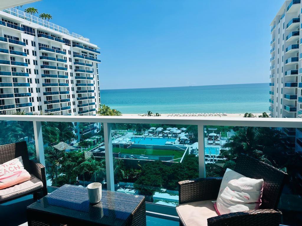 2301 Collins Ave 1025, Miami Beach, Miami-Dade County, Florida - 1 Bedrooms  
2 Bathrooms - 