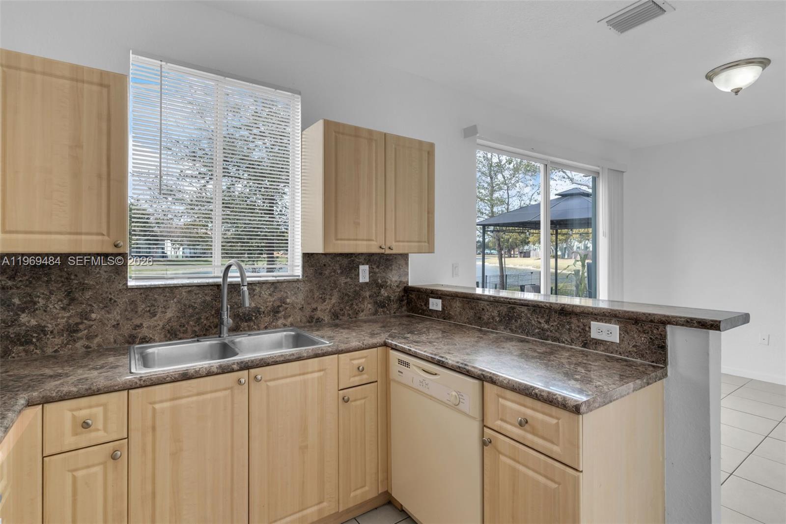 SHOMA TOWNHOMES AT KEYSCO - Residential