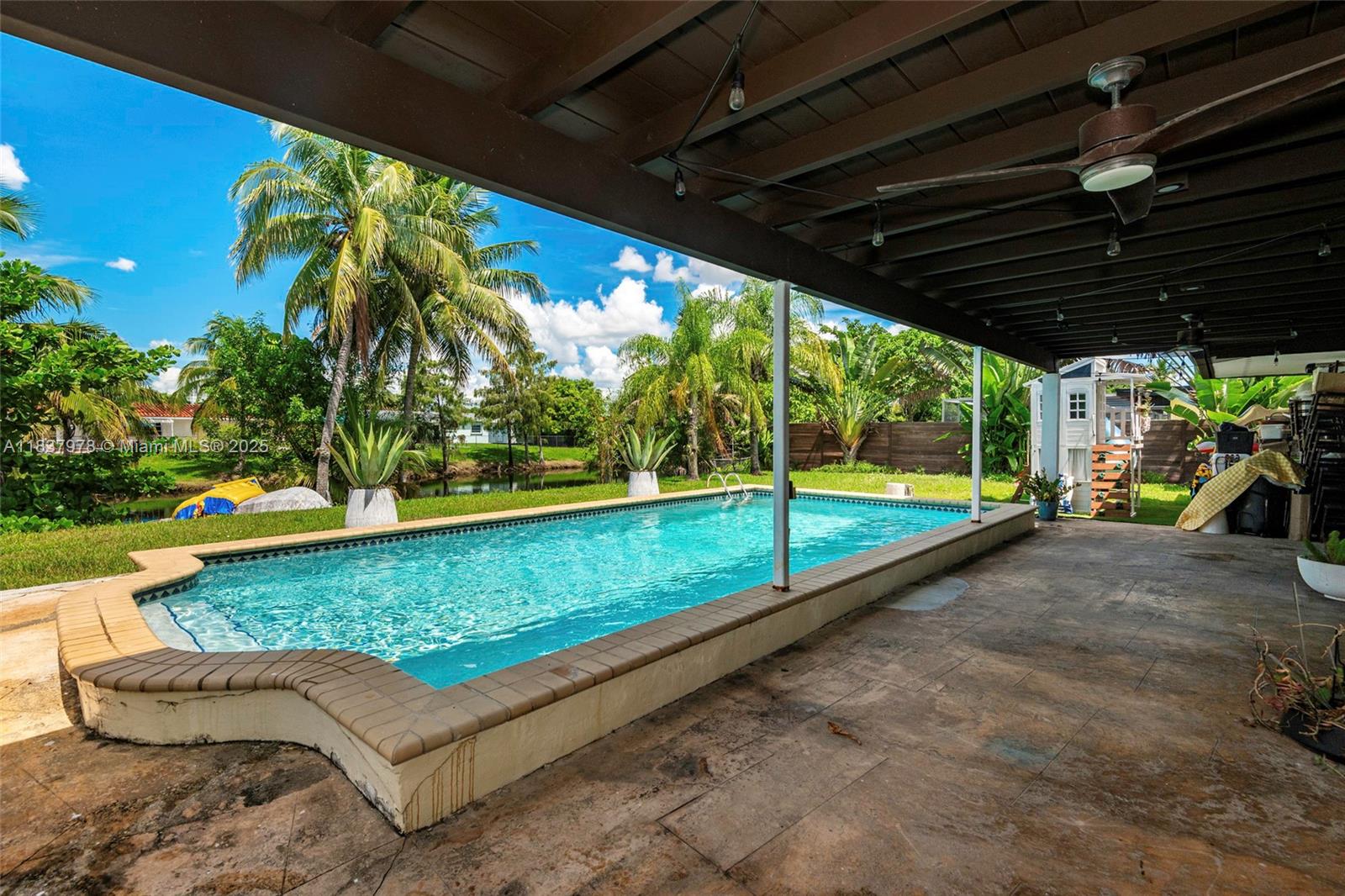 CORAL PARK ESTATES SEC 5 - Residential