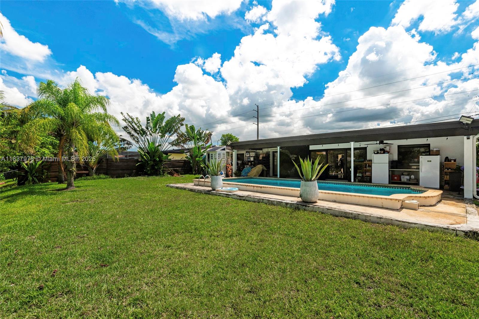 CORAL PARK ESTATES SEC 5 - Residential