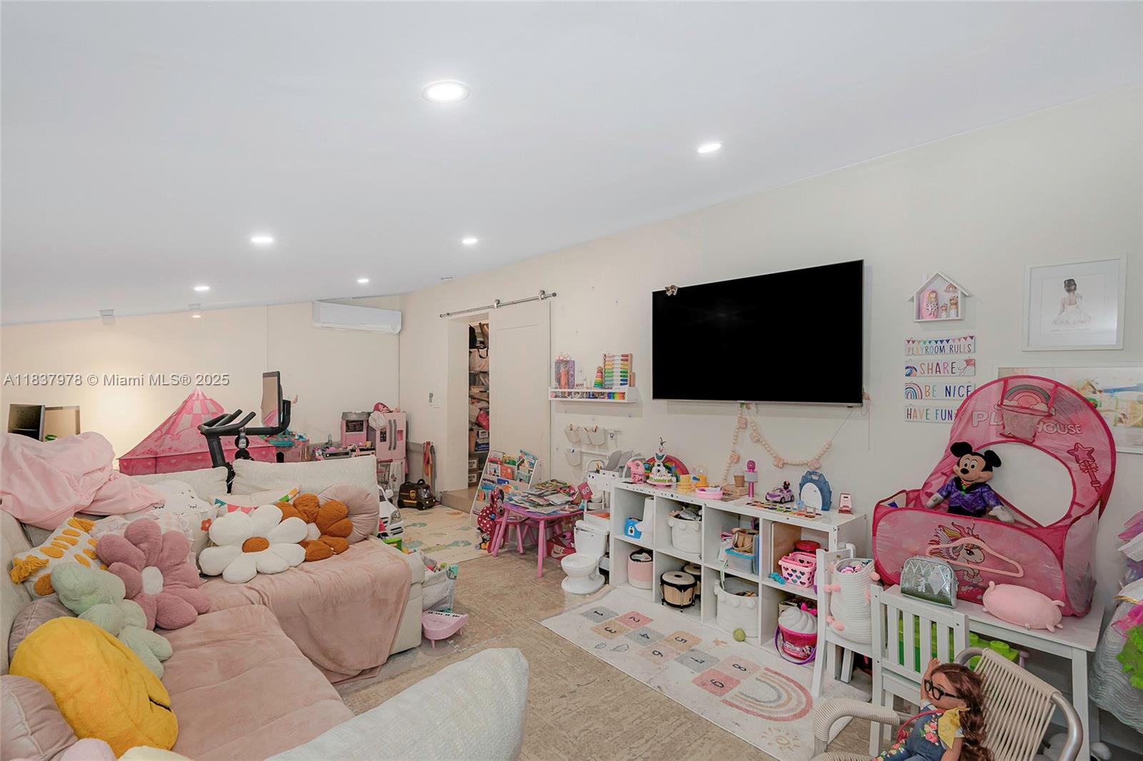 CORAL PARK ESTATES SEC 5 - Residential