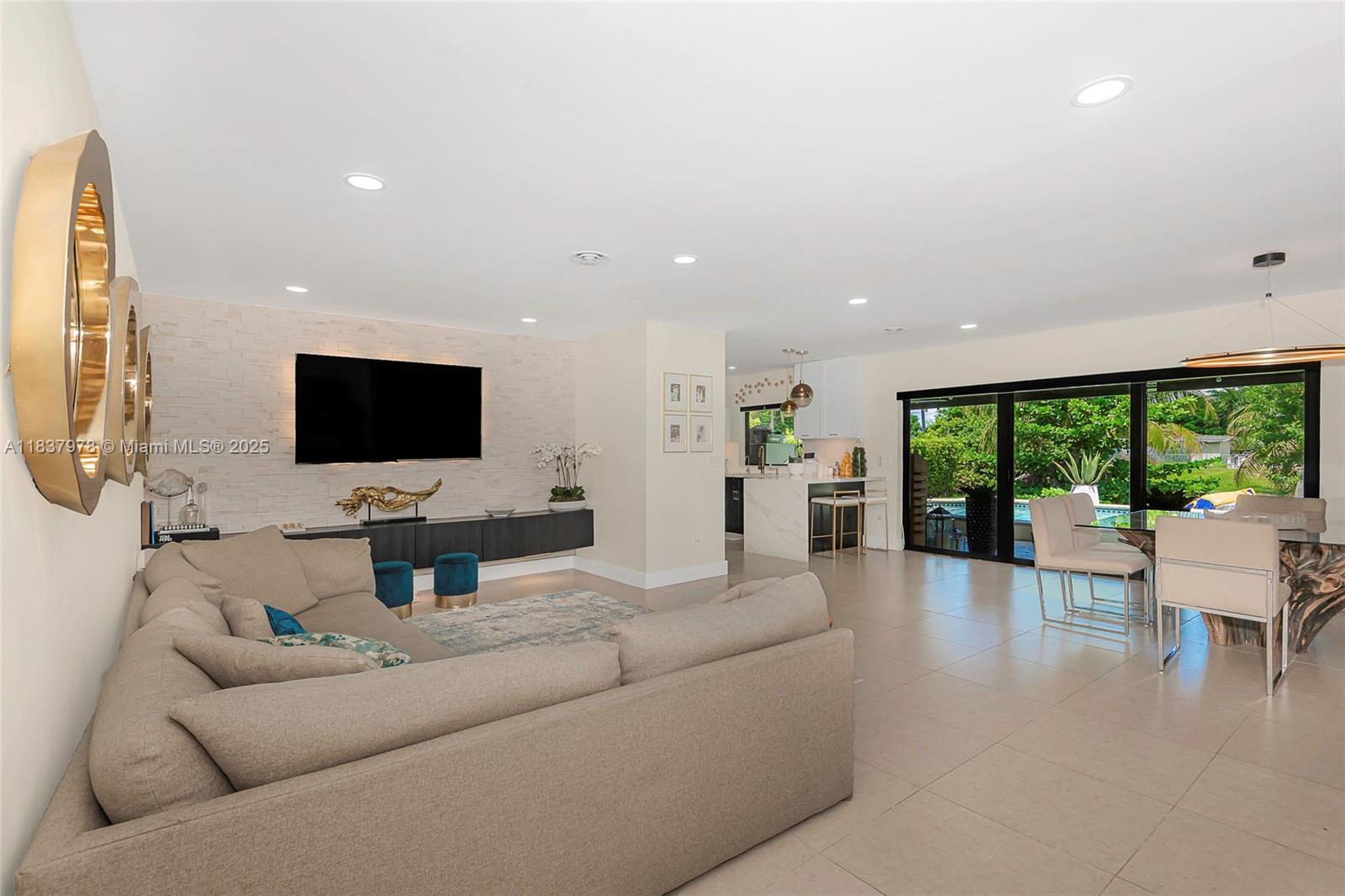 CORAL PARK ESTATES SEC 5 - Residential