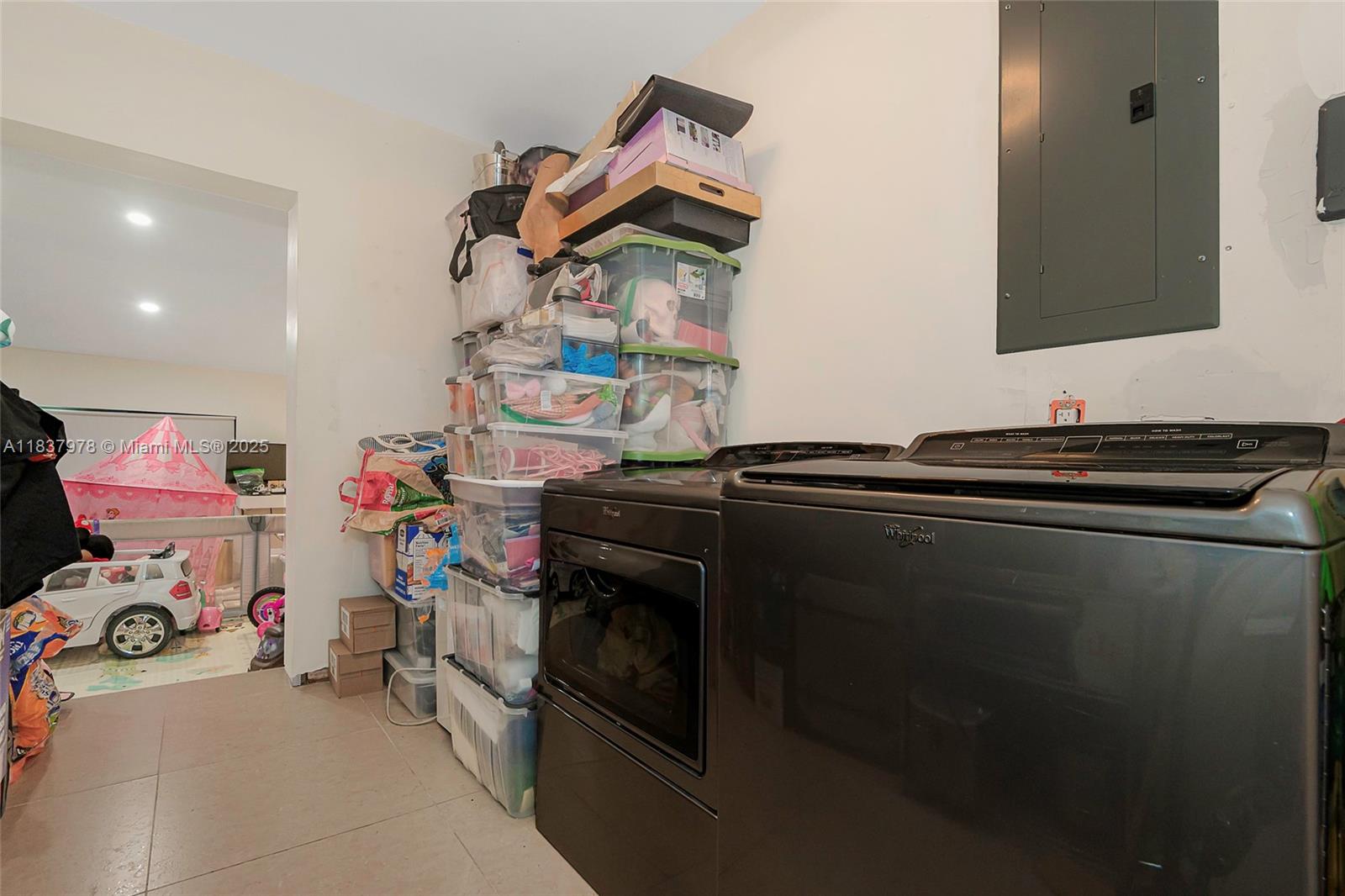 CORAL PARK ESTATES SEC 5 - Residential