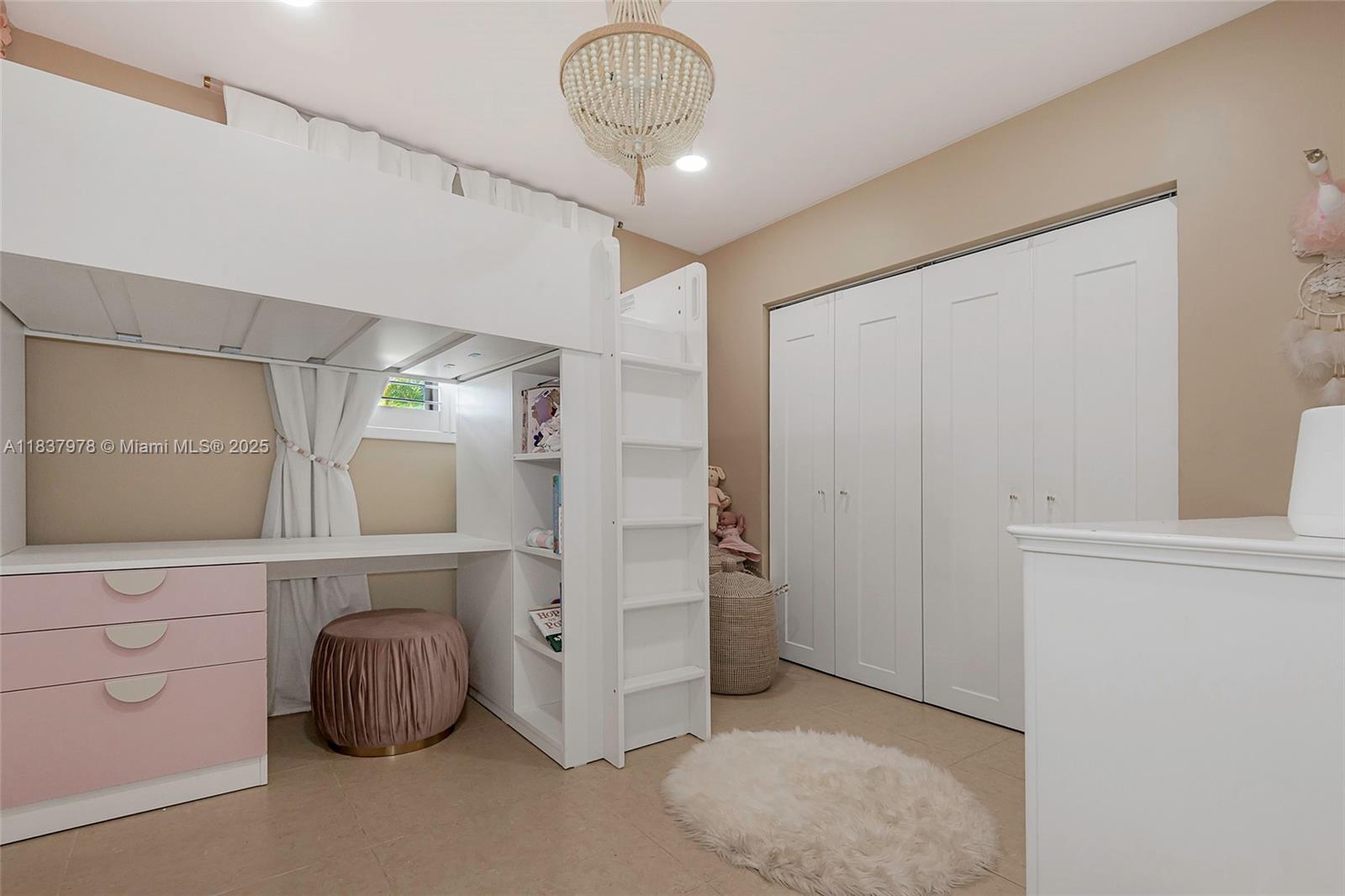 CORAL PARK ESTATES SEC 5 - Residential