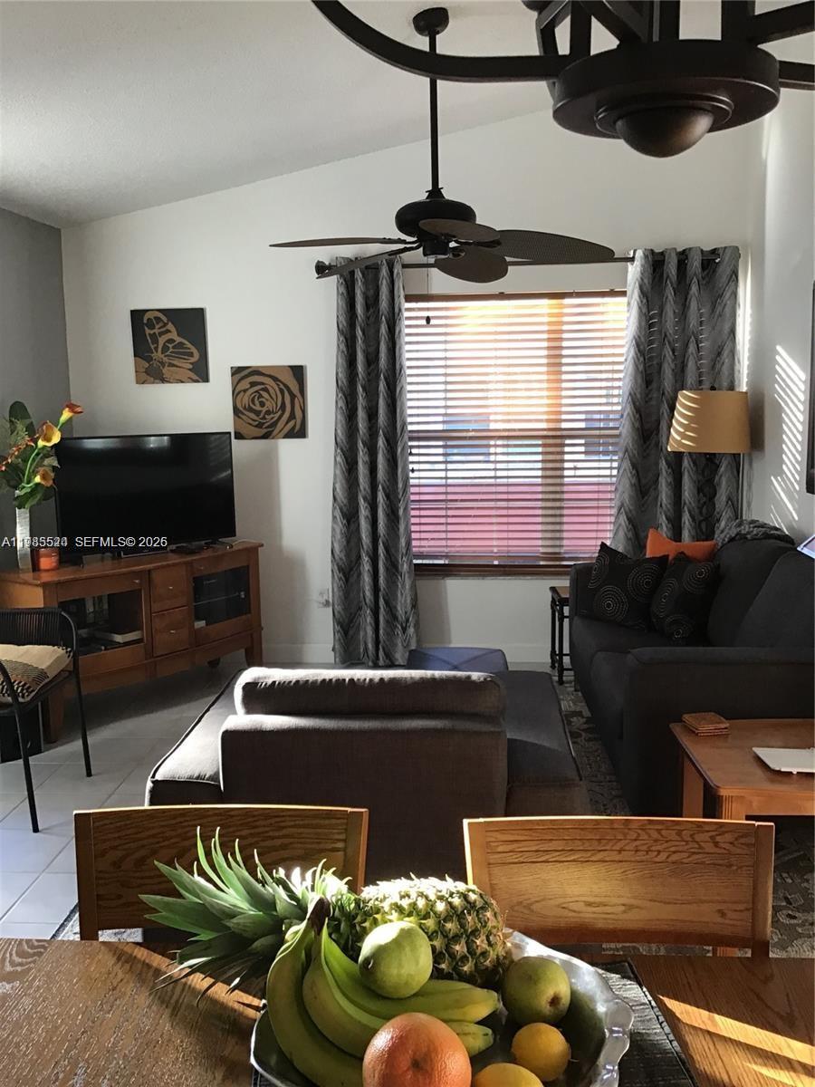 609 Waterside Dr 609