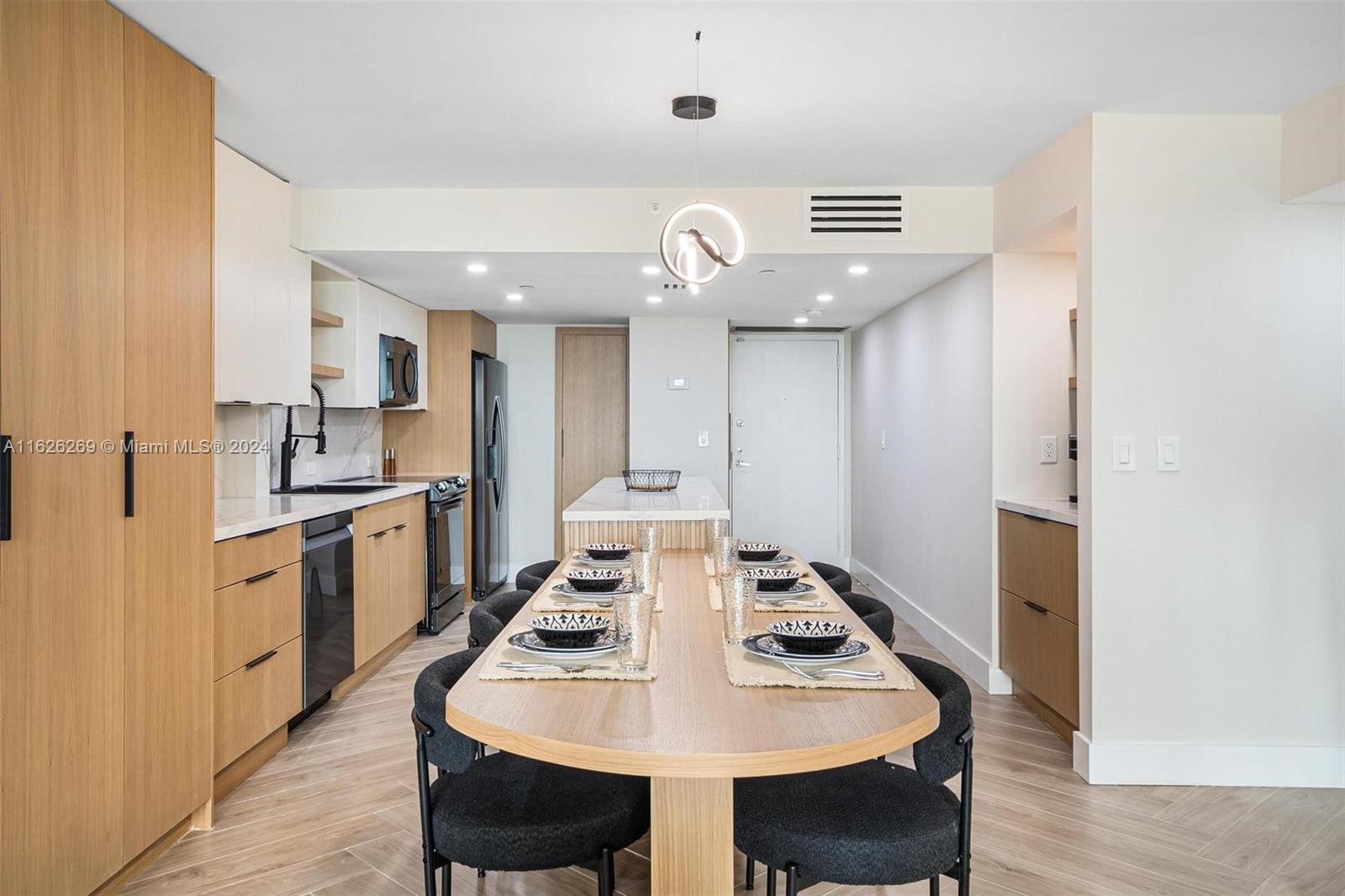 VENETIA CONDO - Residential