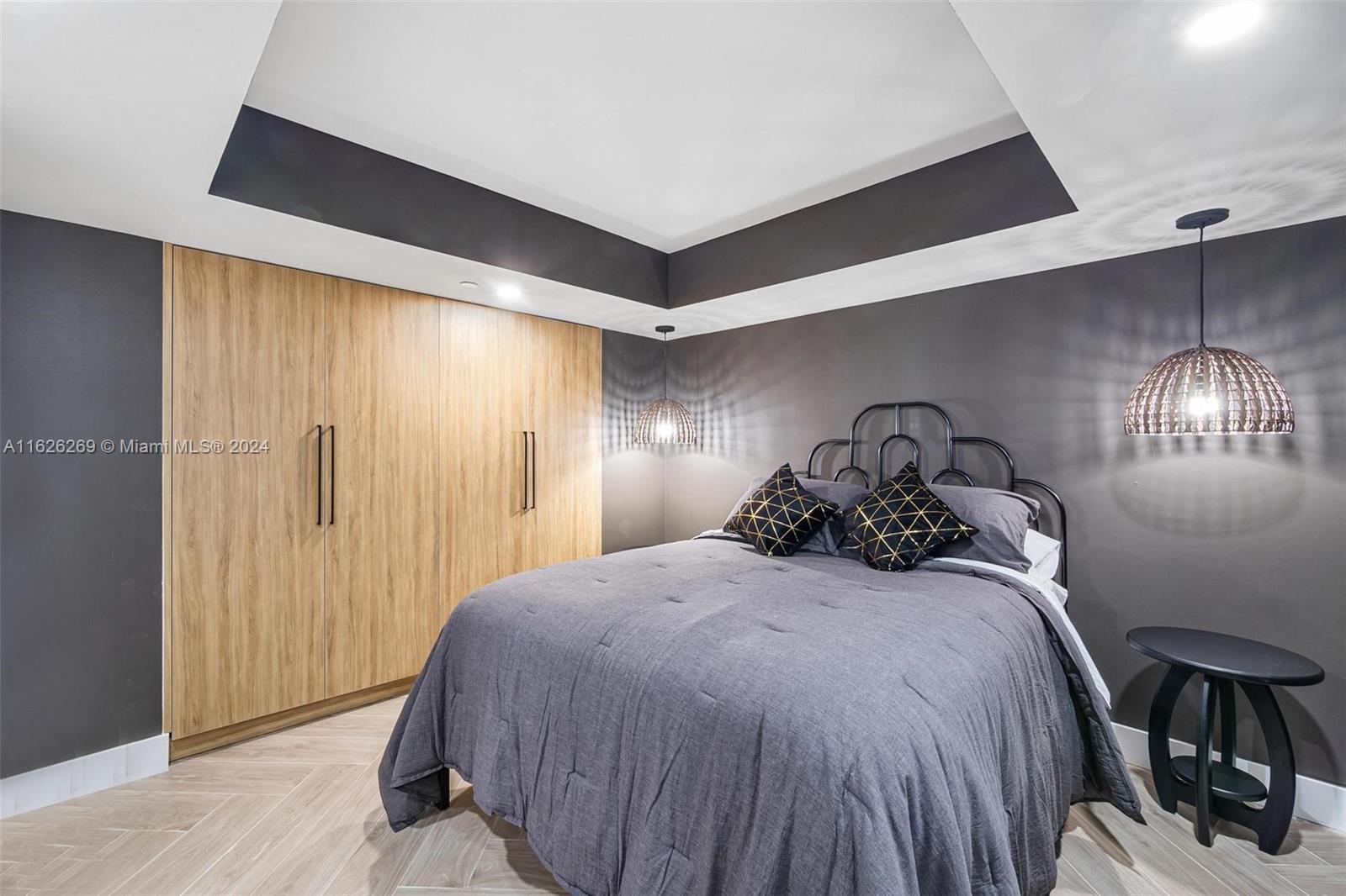 VENETIA CONDO - Residential