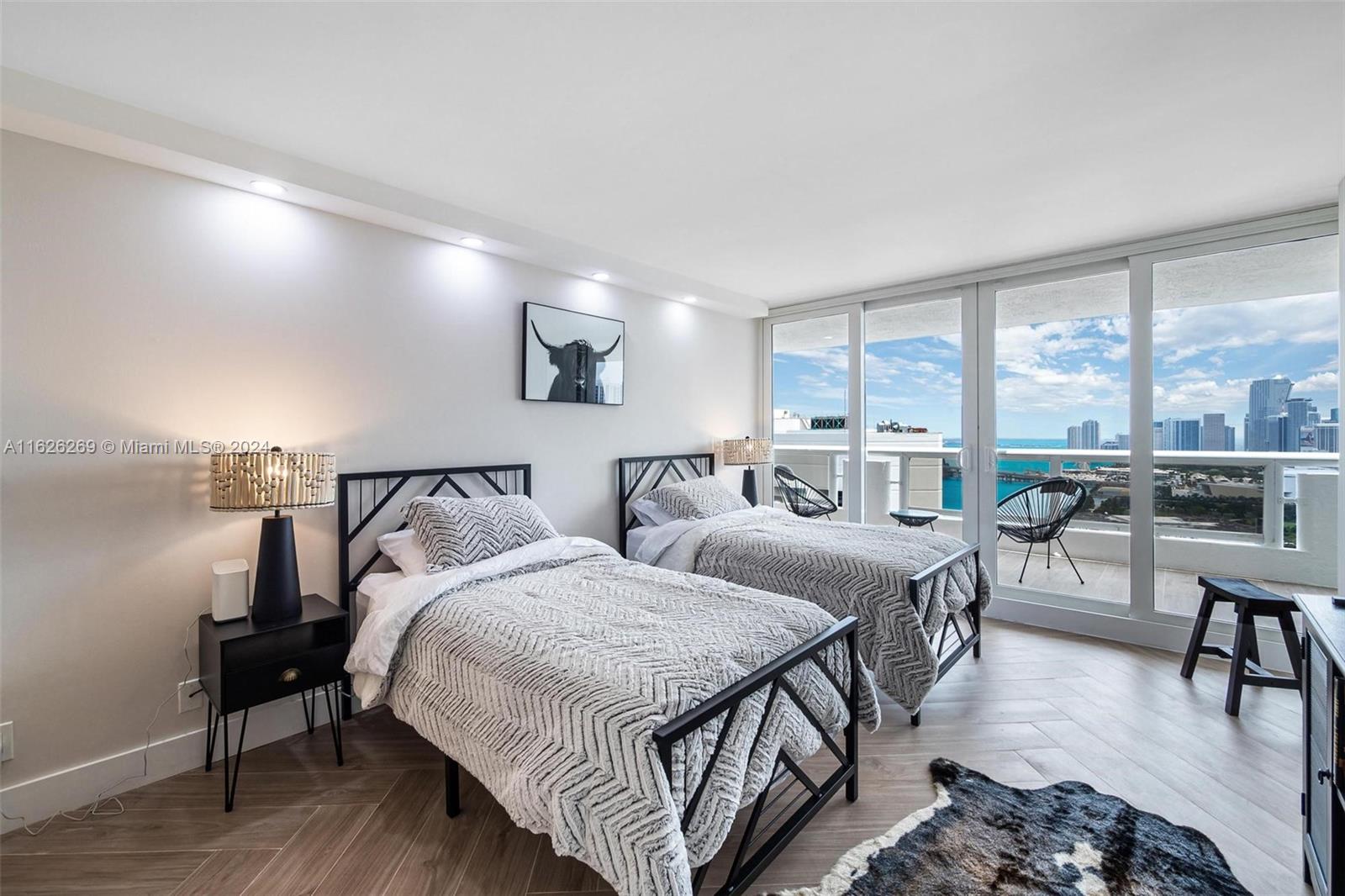 VENETIA CONDO - Residential