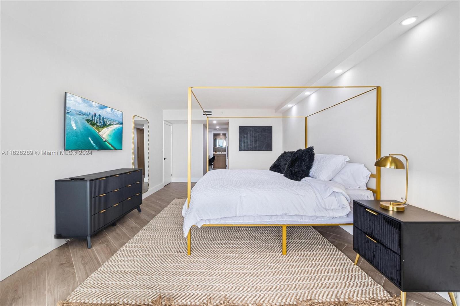 VENETIA CONDO - Residential