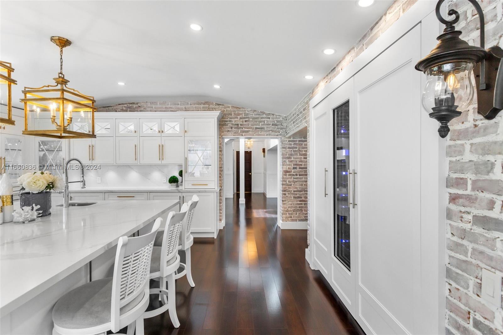 SUNNY SOUTH ACRES - Residential