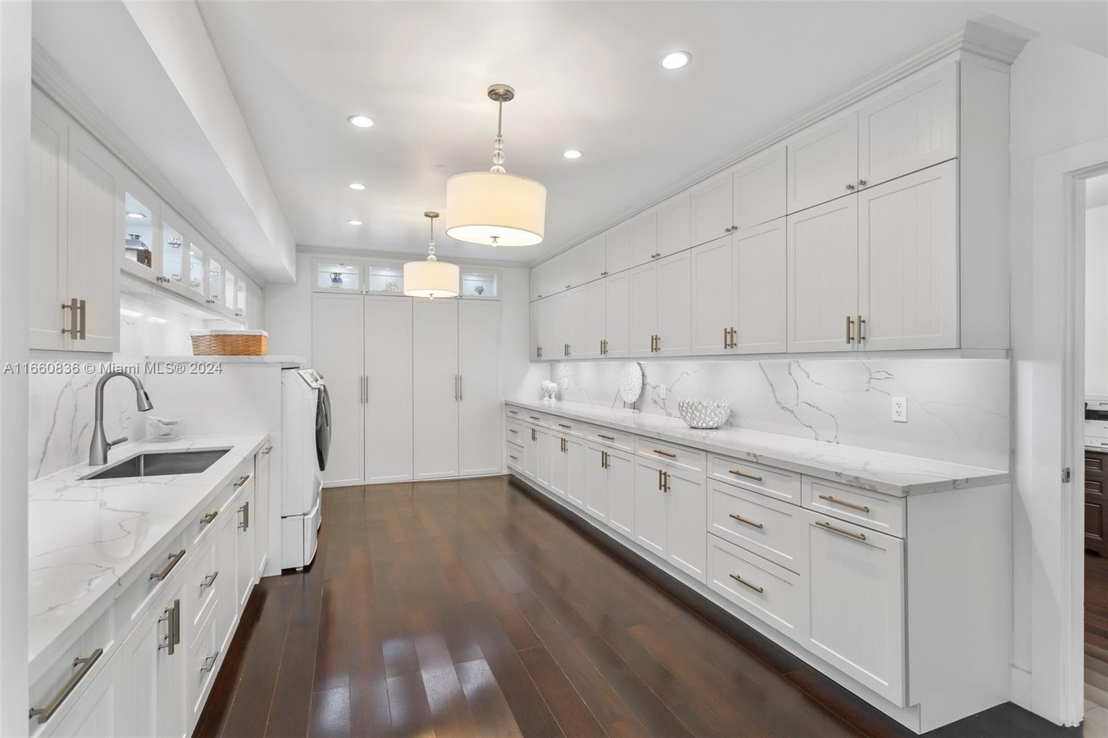 SUNNY SOUTH ACRES - Residential