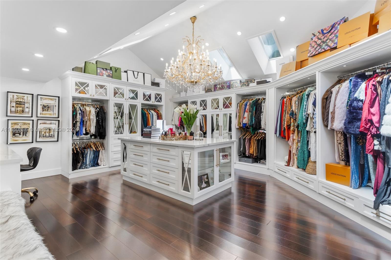 SUNNY SOUTH ACRES - Residential