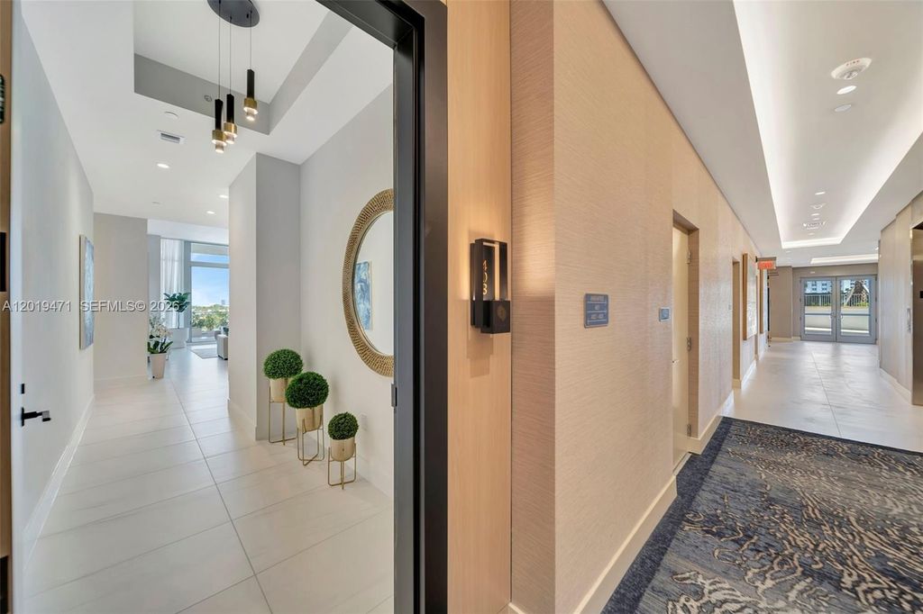 Photo of 153 N Seabreeze Blvd #403, Fort Lauderdale, FL 33304 (MLS # A12019471)