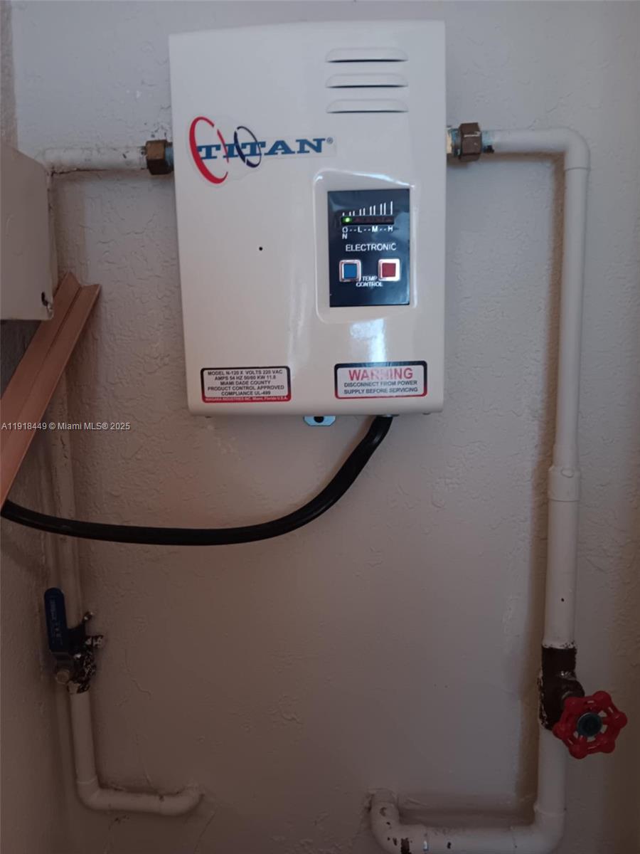 TAMARAC LAKES SOUTH - Residential